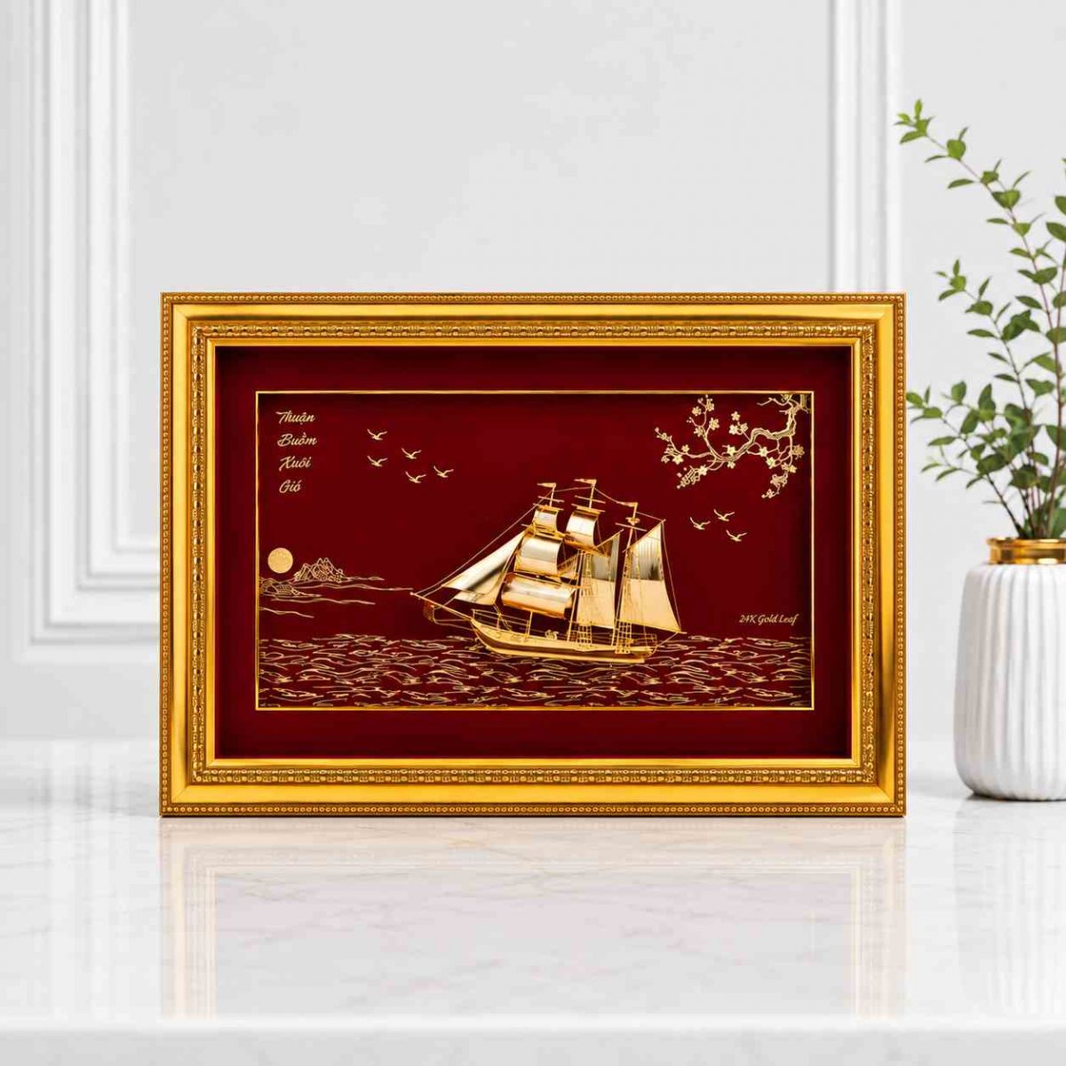 Tranh Thuận Buồm Xuôi Gió mạ vàng 24K nền đỏ khung vàng cao cấp